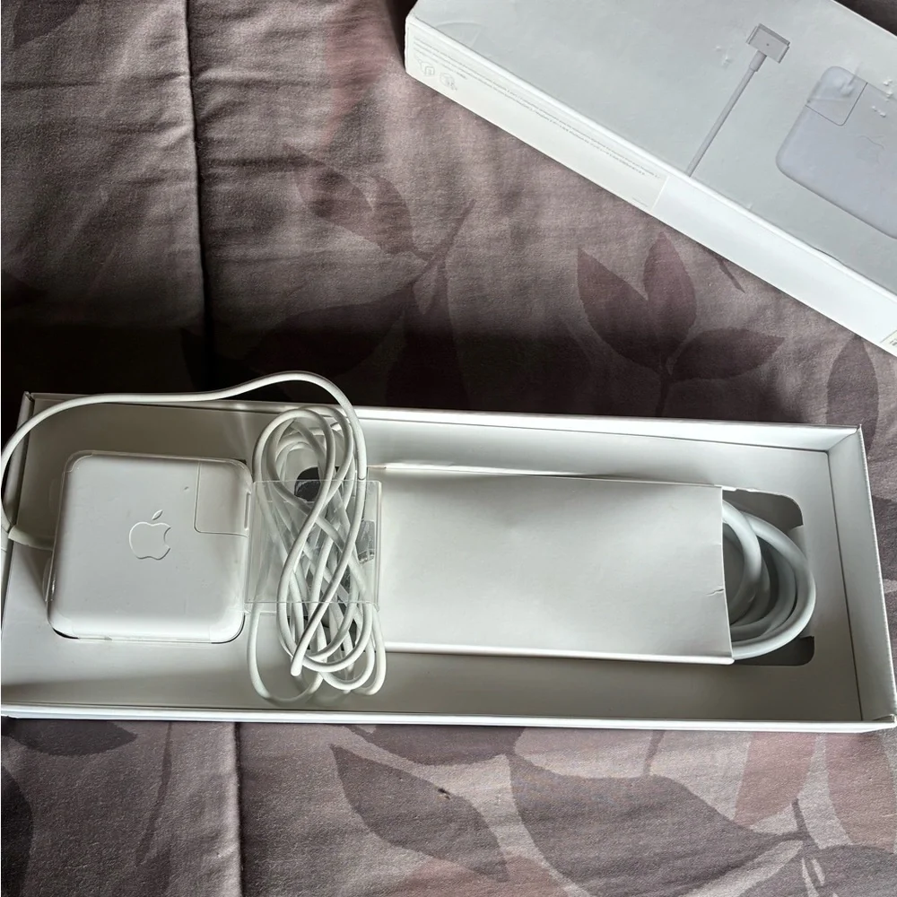 Apple MagSafe 2 Power Adapter in White